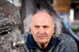 Beeldend kunstenaar Jan Ketelaar (67) uit Drachten gooit het roer om. ‘Er ligt een ijslaag rond mijn hart’