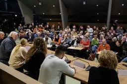 Bij informatie-avond over verhuizing Strong ID binnen Leeuwarden blijkt: voor Huizum is de grens wel bereikt