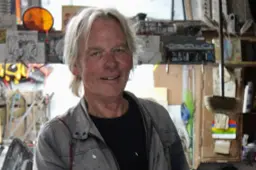 Havenschilder Jan Roos krijgt overzichtstentoonstelling. ‘Hij was, is en blijft voor mij de Otis Redding van Harlingen’