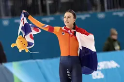 Femke Kok laat olympisch schaatspak veilen voor haar oude schaatsclub De Kluners
