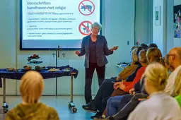Dominee Marjan van De Knipe: ‘Veertig dagen geen (of minder) smartphone, niet roddelen of bestellen. Ook dat is vasten’