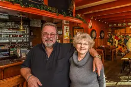 Warns verliest het dorpscafé na verkoop. ‘Wij waren van de oude stempel’