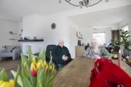 Bep (73), Reinder (89), Pieter (84) en Nynke (80) willen wel kleiner wonen, maar er is geen plek