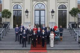 Bij beëdiging kiezen twaalf bewindslieden voor eed en twaalf voor belofte