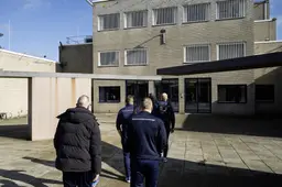 Waarom het personeel van de gevangenis in Leeuwarden het werk neerlegt