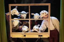 De Sibling Show (6+): sprookjesachtig broer en zus-gekibbel met geniale muziek | recensie ★★★★☆