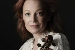 Het Noord Nederlands Orkest is onweerstaanbaar met puntgaaf vioolconcert van Bruch | recensie ★★★★☆