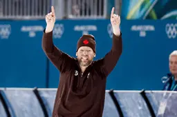 ‘Moarn ha ik in kater’, zegt schaatscoach Remmelt Eldering na het derde olympisch goud op rij