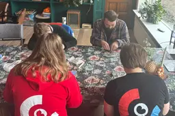 Jongerengroep Sneek biedt veilige ontmoetingsplek voor LHBTIQA+ jongeren