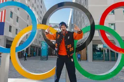 De vlam, de president en de pers: eventjes gaan de poorten van het olympisch dorp open. ‘Een surrealistisch beeld’