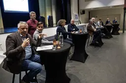 Een wolf in Ie in het landbouwdebat van Dokkum. ‘Oare gemeenten hawwe ASML, wy Muntsjesyl’