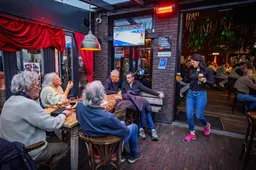 Café It Houtsje in Heerenveen verandert tijdens de Olympische Spelen in een huiskamer. ‘Hier is alles met elkaar verweven’