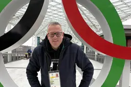 In de gang naar de mixed zone is een ondoordringbare Amerikaanse versperring opgebouwd | column