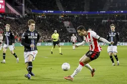 SC Heerenveen kan koploper PSV een helft bijbenen en lijdt regelmatige nederlaag in Eindhoven