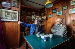 Humor en horror: regisseur Dan Geesin (55) uit Overschild voltooit na 18 jaar zijn Groningse speelfilm ‘Een mislukt eerbetoon aan moederliefde’