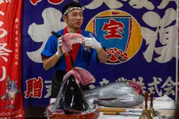 TikToktonijn en flitsende, vlijmscherpe messen; de maguro kaitai is een hit op de socials