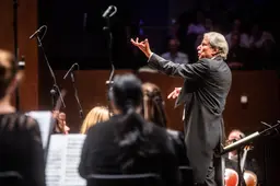 Een bulderend volkskoor in Matthäus Passion van NNO | recensie ★★★★☆