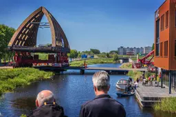 Houten brug Krúsrak in Sneek blijkt te slecht. Rijkswaterstaat stopt herstel van icoon: ‘Verdrietig’