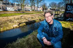 Waarom afval langs het spoor in Leeuwarden blijft liggen