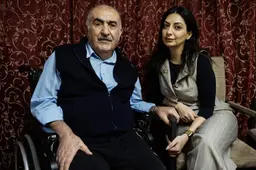 In rolstoel na aanslag, maar ‘als regime valt, ga ik naar Iran’