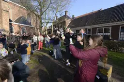 Na bijna twee jaar dromen kunnen Dieke en Julie eindelijk spelen in 'hun' SpeelTUIN