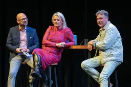 Ook in het Atlas Theater in Emmen deinzen de makers van Radio Ramkraak nergens voor terug