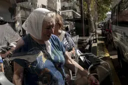 Vijftig jaar later vragen de Moeders van Plaza de Mayo nog steeds aandacht voor hun verdwenen kinderen