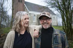 ‘Adem in, adem uit en glimlach’: Jan (69) en Yvonne (60) brengen mindfulness naar het theater