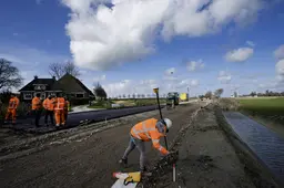 Het duurde jaren, maar dit felbegeerde stukje asfalt bij Winsum komt er nu dan toch