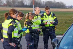 Honderdvijftig agenten jagen op A32 tussen Heerenveen en Wolvega op verkeersovertreders en wantbetalers