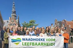 Voltallige gemeenteraad Waadhoeke hekelt anonieme Facebookgroepen: ‘We staan achter ons college’