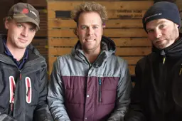 Dikke aardappels van Jan Willem, Thomas en Foppe uit Dronryp vinden hun weg naar Voedselbank, Oekraïne, patatbakjes en heel veel kofferbakken