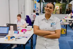 Succes op Skills The Finals: Jhorina zilveren tandartsassistent