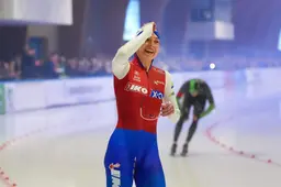 Coach Femke Kok ziet Jenning de Boo stukgaan tegen Joy Beune