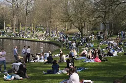Biertje drinken in Prinsentuin mag straks tot 20.00 uur: gemeente trekt er 115.000 euro voor uit