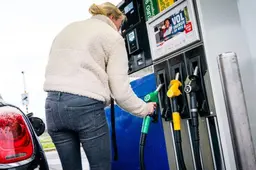 Tanken duurder ondanks dalende olieprijs, dieselprijs bereikt record: zoveel betaal je nu aan de pomp