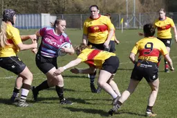 Super Sunday is rugbyfeest in Leeuwarden, met aardbeien, kippenpoten en promotiedromen