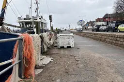 Tijdelijke laad- en losvoorziening moet Terschelling aan eten en bouwmateriaal helpen