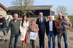 Britt (10) verrast met Sulveren Polske na vondst. ‘Dacht dat ik alleen wat geld kreeg’