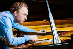 Strijd en ontspanning tussen deze twee zeer uiteenlopende pianisten. ‘Maar ik heb 275 miljoen streams’