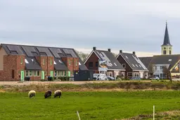 Lat lag hoog in Súdwest met doelstelling van 1000 woningen. Het werden er 1100