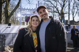 Roxeanne Hazes (Maria) en Milan van Waardenburg (Jezus) oefenen hun duet in Dwingeloo. 'Ik denk dat het veel indruk gaat maken’