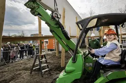 Nieuwe junglespeeltuin Frisius MC in Leeuwarden: met hellingbaan voor ziekenhuisbedden