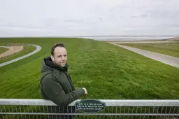 Jitze uit Ternaard en Andries uit Wierum komen in actie tegen dichte kwelders. ‘Slecht rentmeesterschap'