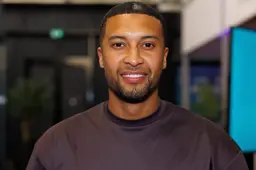 Oud-Heerenveenspeler Gianni Zuiverloon ontvangt Nationale Jeugdprijs 2026 met zijn Play Mental Foundation