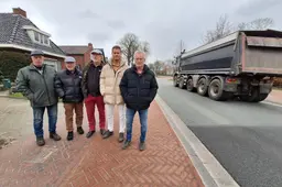 Doorgaande weg in Surhuisterveen zorgt voor onveiligheid, vindt deze werkgroep. ‘’T Is net de A7’