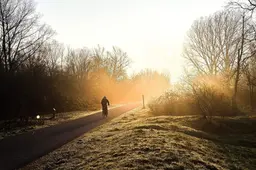 Week eindigt deels bewolkt, weekend brengt zachter weer richting Pasen