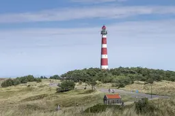 Man (53) uit Nes verdacht van ernstige zedendelicten met jonge meisjes en bezit van kinderporno