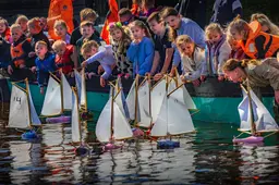 Terherne ontwaakt en verlengt watersportseizoen nog verder: ‘Eindelijk weer reuring’