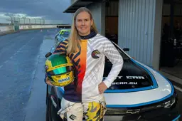 Beitske Visser (31) uit Sneek maakt zich op voor Nascar-debuut: ‘Deur aan deur en hard tegen hard’